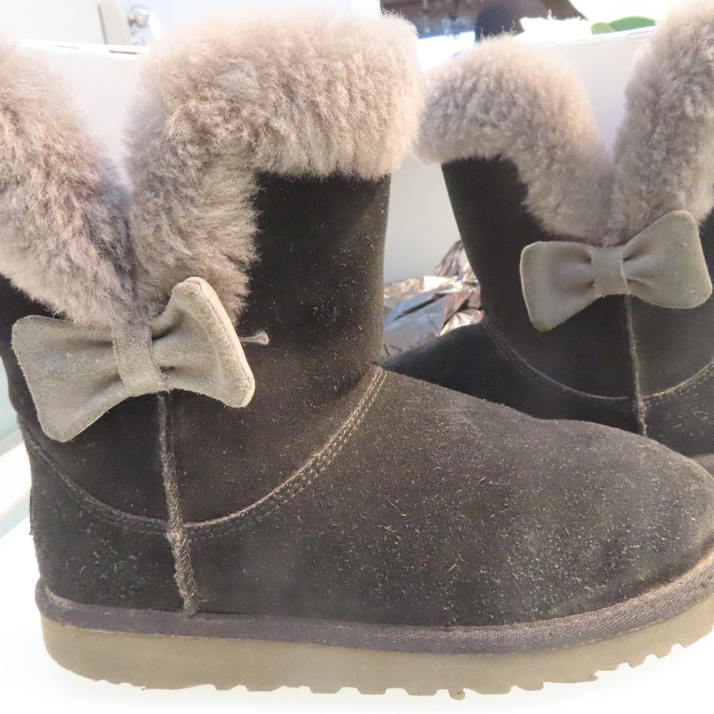 ugg kids bailey bow boots size 5